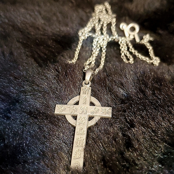 Accessories - .925 Sterling silver celtic cross History of Ireland necklace
